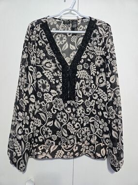Nicole by Nicole Miller Black White Floral Blouse Size 16 Sheer Beaded V-Neck